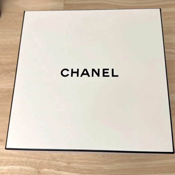 CHANEL Other - ❤️Chanel Gift Box❤️